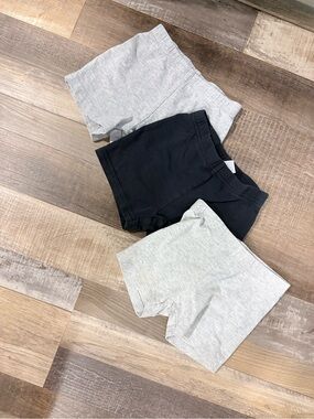 Carter's Toddler Shorts Set in Black and Light Gray
